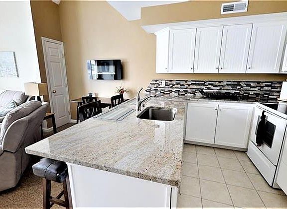 5th image of 18 Harbor Villas