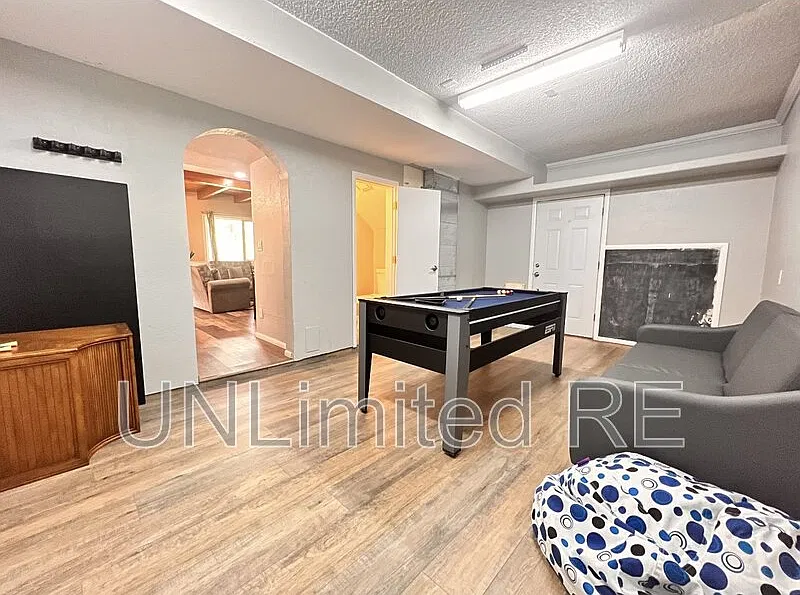 3 bed, 2.0 bath, 1344 sqft, $2,500 — Photo 2