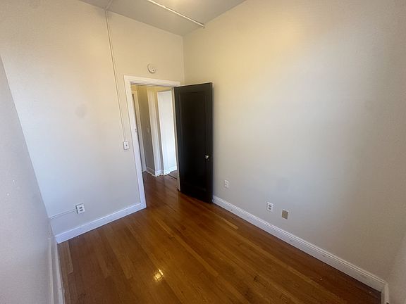 4th image of 192 Lark St Unit 2