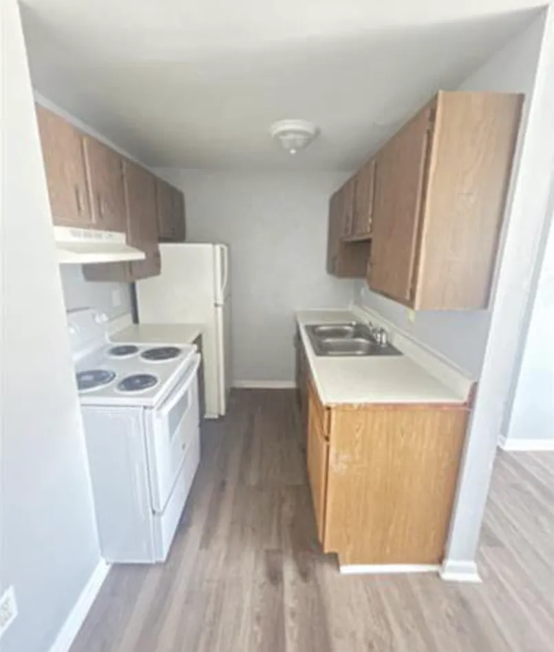 423 Briarwood Avenue — Photo 3