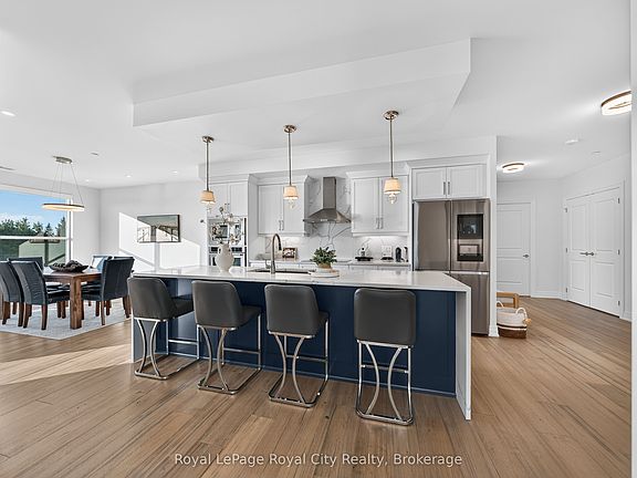 5th image of 1880 Gordon St #305