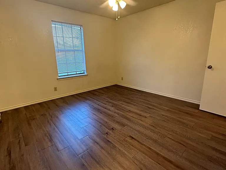 924 W Chestnut St #6 — Photo 11