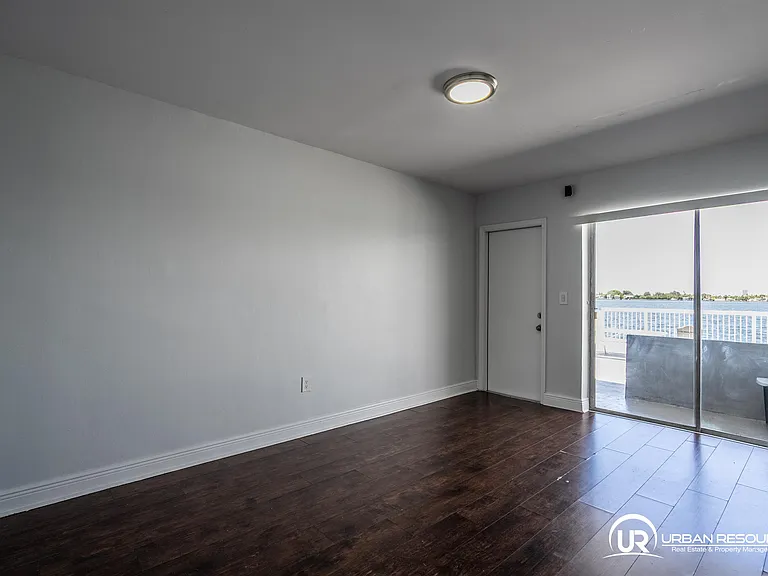 7931 East Dr #305 — Photo 8