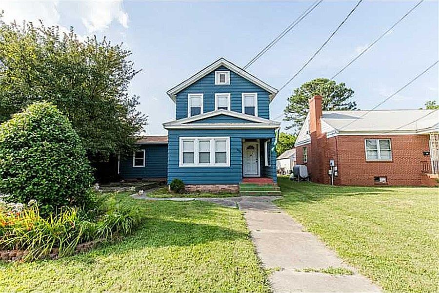 1st image of 905 E Pembroke Ave