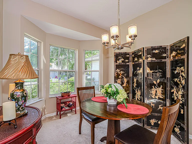 335 Hawthorne Ln — Photo 14