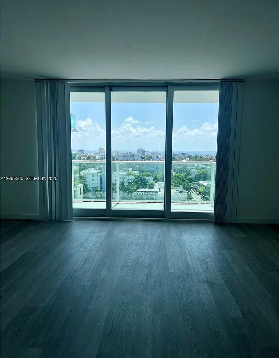 Mirador 1000 Condo — Photo 2