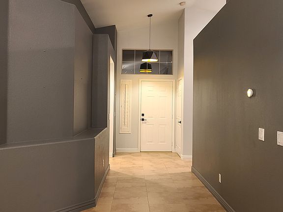 5th image of 682 W Crane Ct