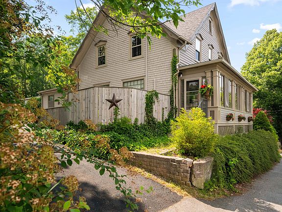 2nd image of 153 Pleasant St