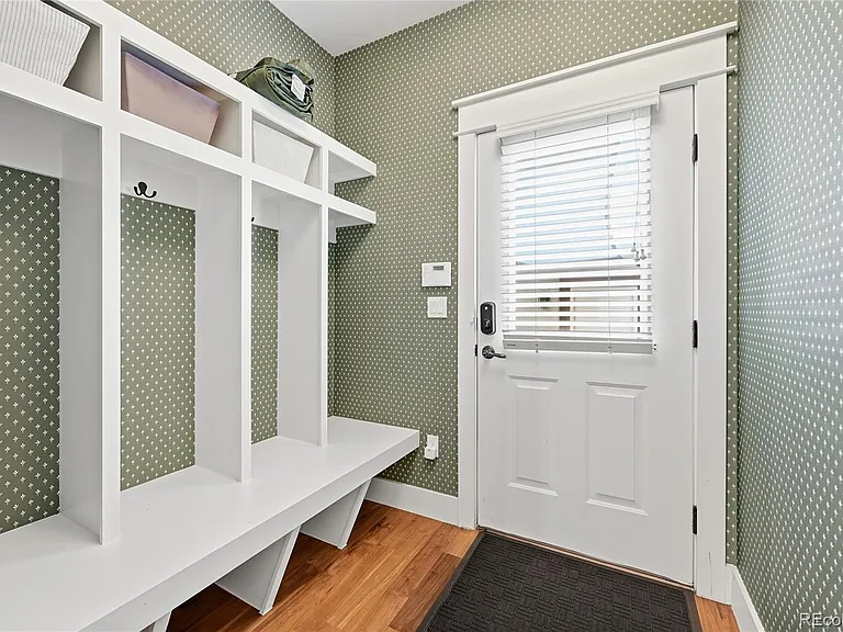 803 S Clarkson St — Photo 24