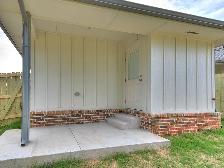 3705 N Divis Ave — Photo 9