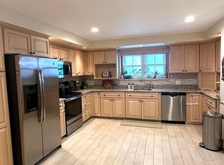 219 Leyden St FLOOR 1, Boston, MA 02128