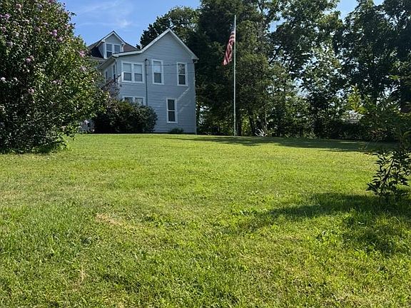 4th image of 303 Park Ave