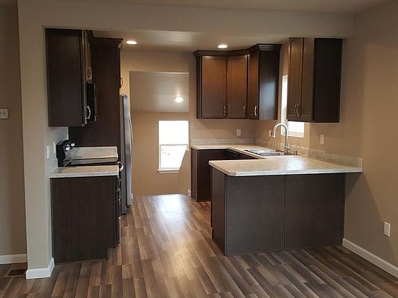 5th image of 807 Terry Ave