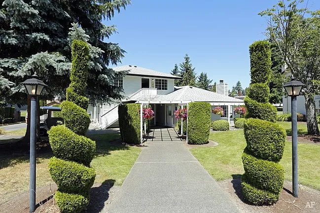 Fountain Lake Townhomes — Photo 2
