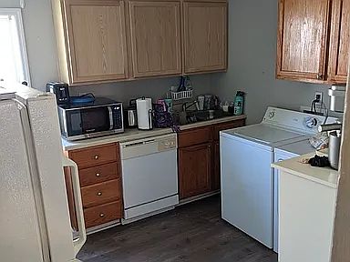 3rd image of 406 W Michigan St