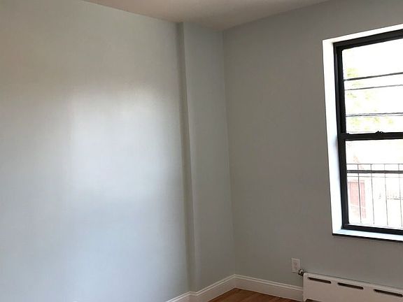 4th image of 2915 36th Ave APT 2CA
