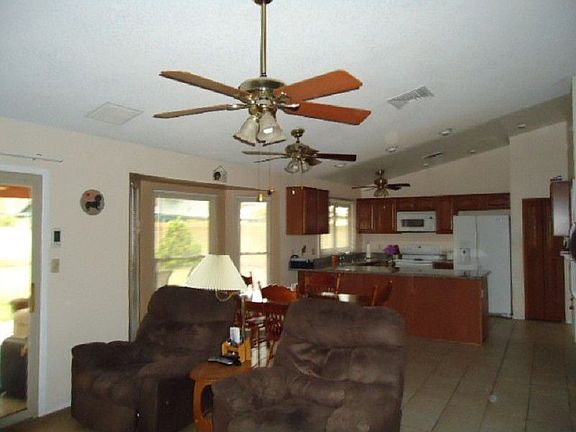 3rd image of 6404 W Cortez St