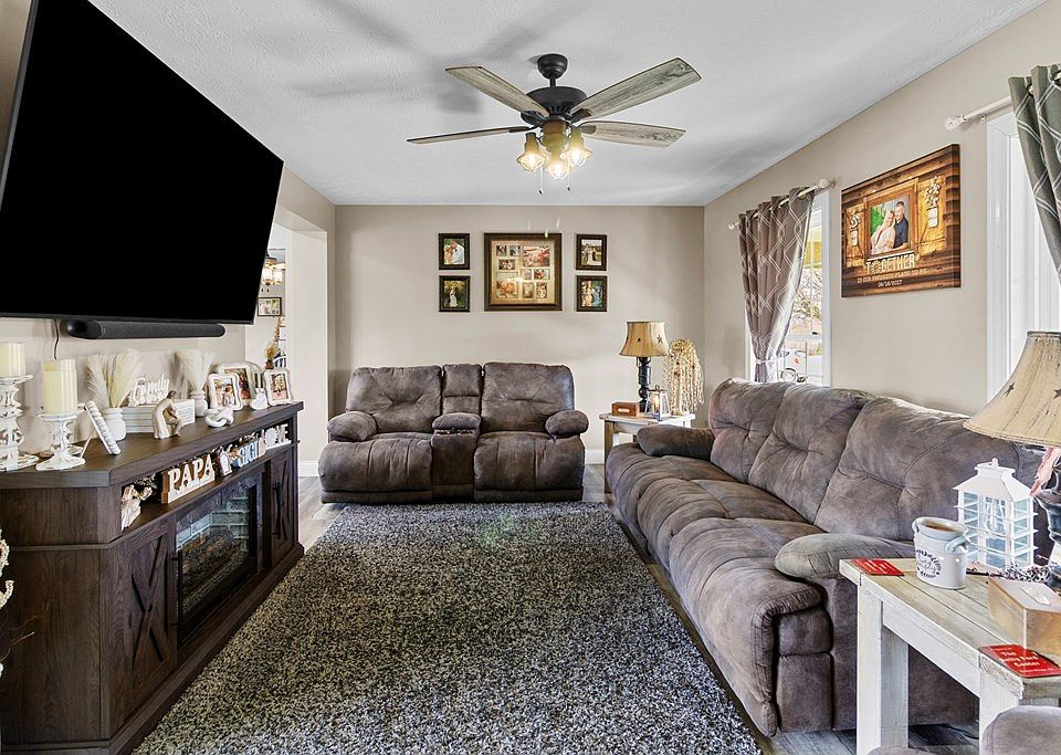 16633 Charleston Pike, Kingston, OH 45644 | MLS #200394 | Zillow
