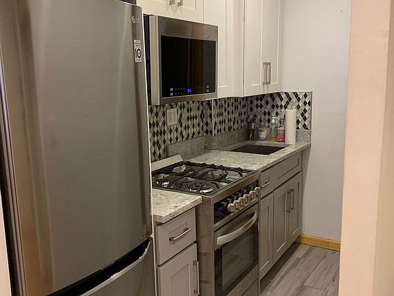 2nd image of 154 Orchard St APT 9
