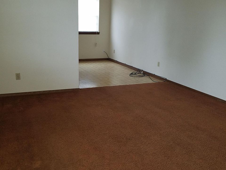 1st image of 920 N Fargo Ave #156