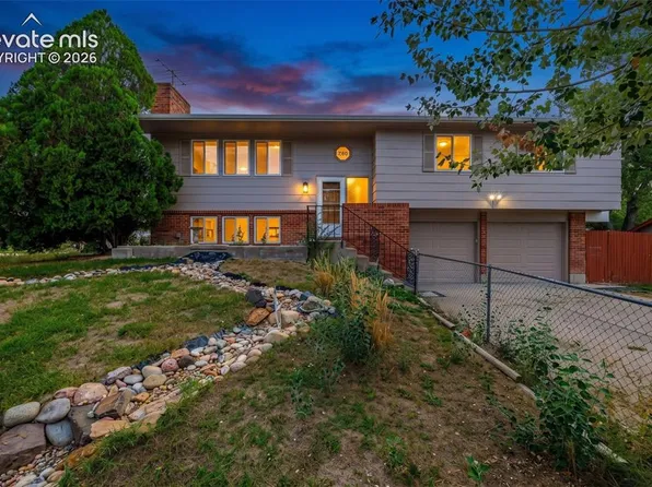 216 De La Vista St, Colorado Springs, CO 80911
