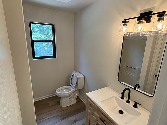 3rd image of 4 Lent Ct APT 3