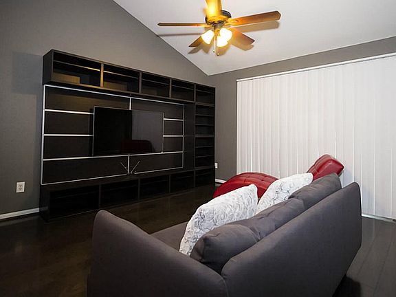 3rd image of 3231 Allen Pkwy APT 6304