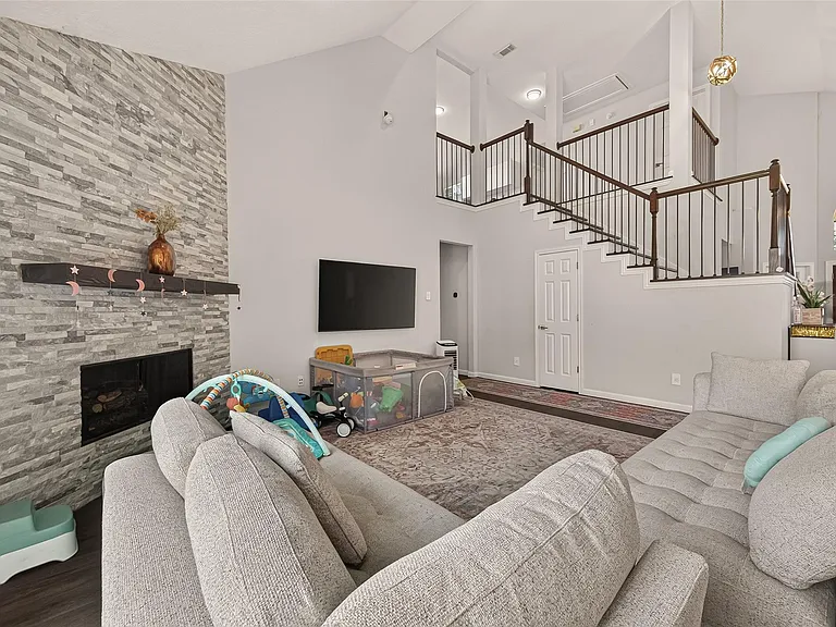 6514 Kings Summit Dr — Photo 15