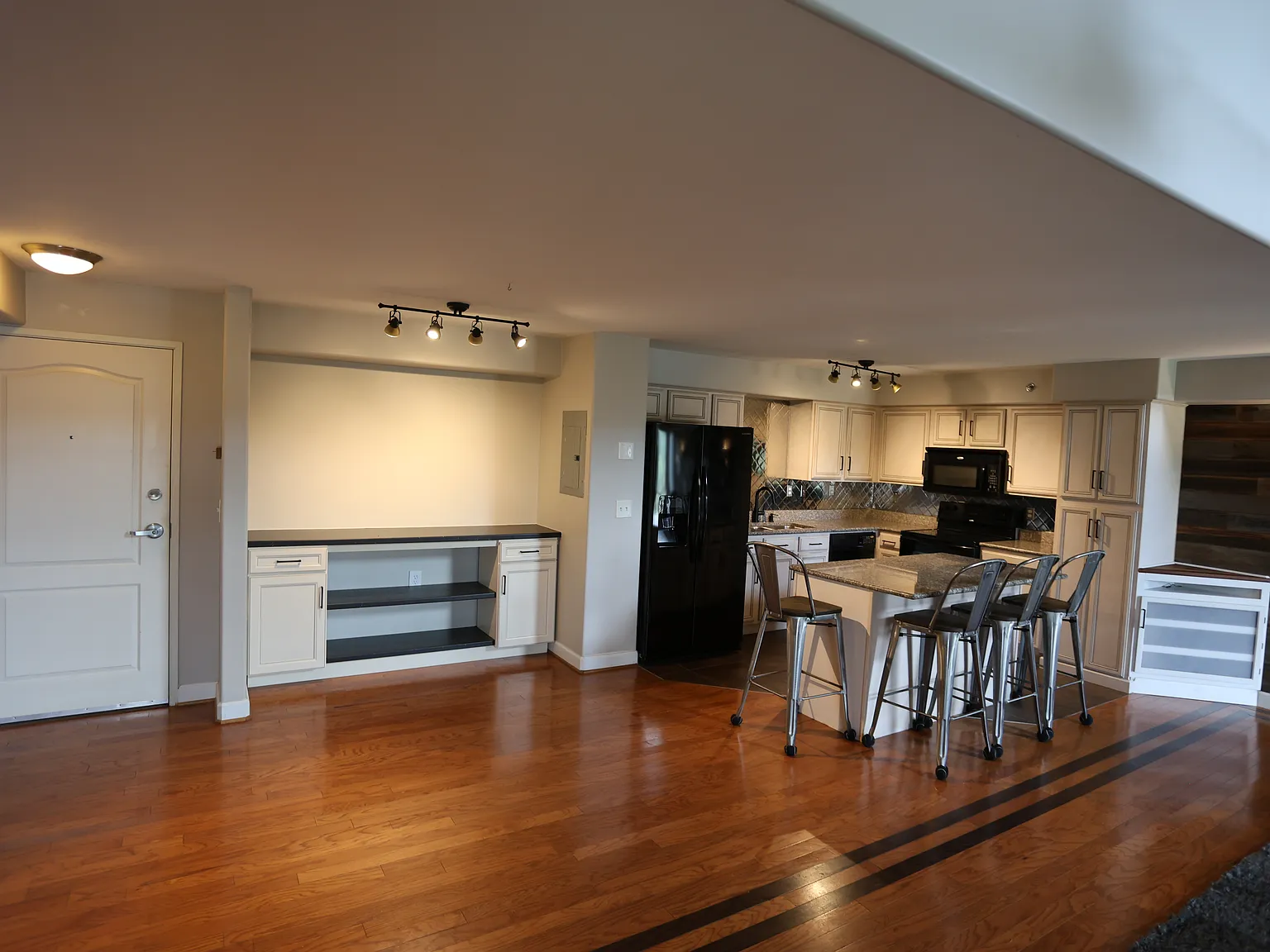 1001 S Church St — Photo 4