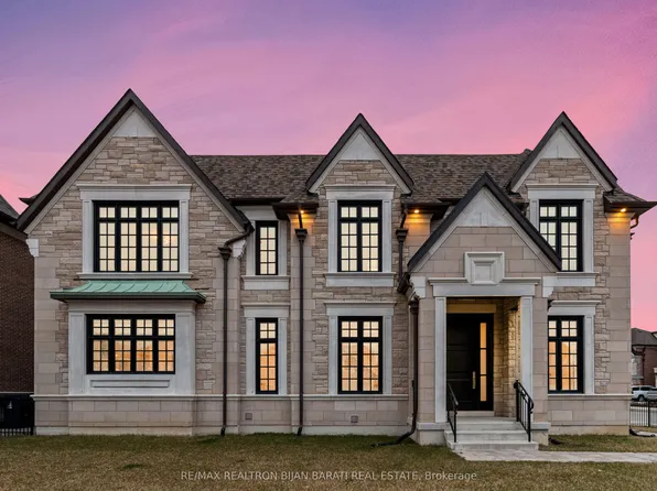 29 Ballyconnor Ct, Toronto, ON M2M 0B6