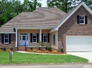 861 Satinwood Ln, Fayetteville, NC 28312