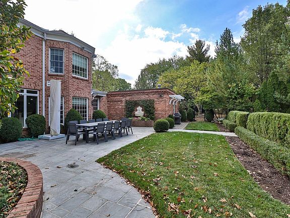 5th image of 6685 Miralake Ln