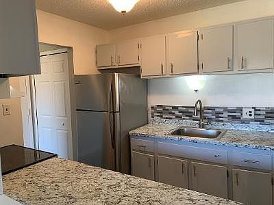 3rd image of 7010 Villa Dr
