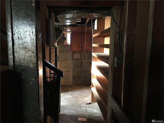 5th image of 2000 N Cambrian Ave