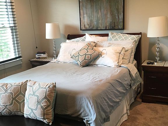 5th image of 864 Lenox Oaks Cir NE #864