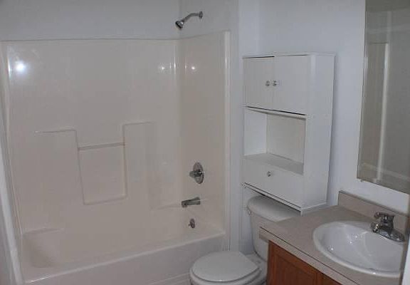 5th image of 2813 W Queen Ln
