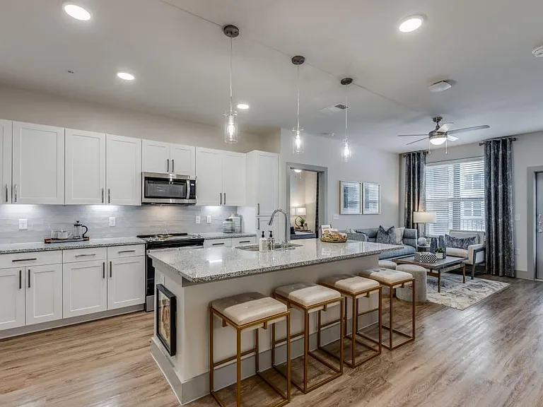 Grand at Anna — Photo 1