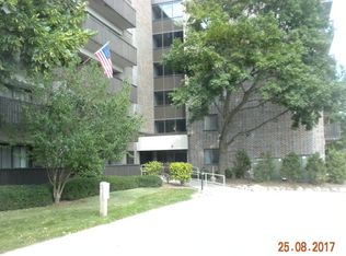 920 Vose Dr APT 101, Gurnee, IL 60031