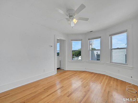 5th image of 125 Tunxis Hill Rd