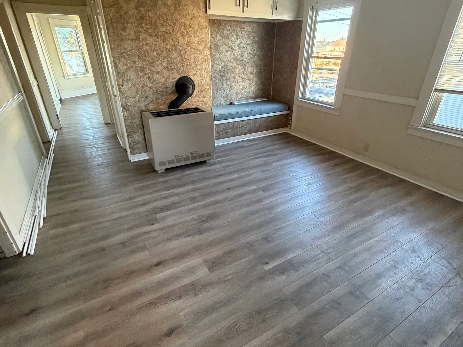 3 bed, 1000 sqft, $2,000 — Photo 3