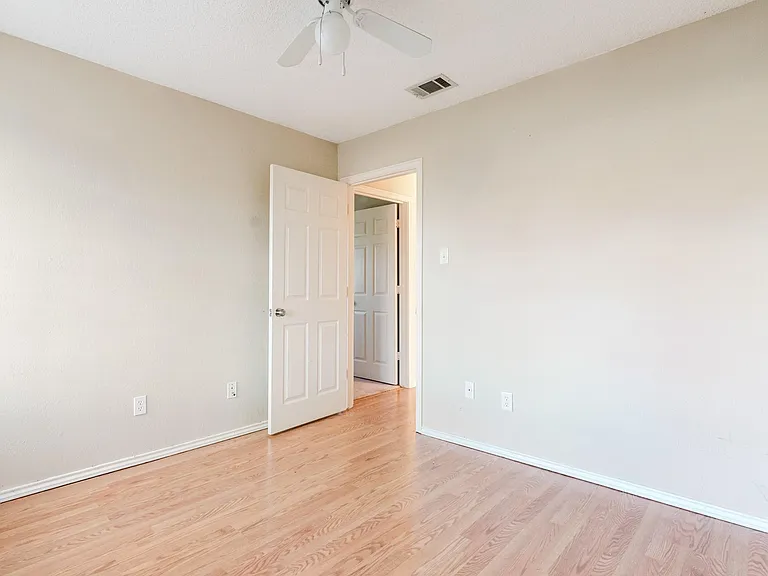 6825 Longleaf Ln — Photo 18