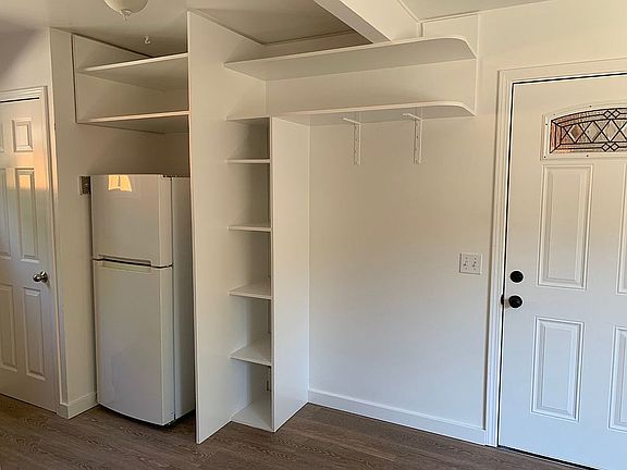 3rd image of 745 Stanford Ave #2