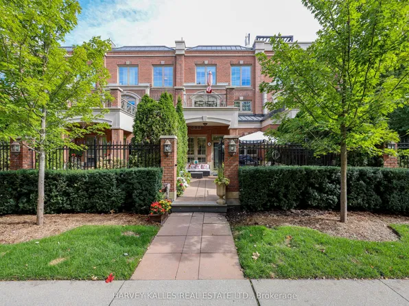 21 Burkebrook Pl #Townhouse 9, Toronto, ON M4G 0A2