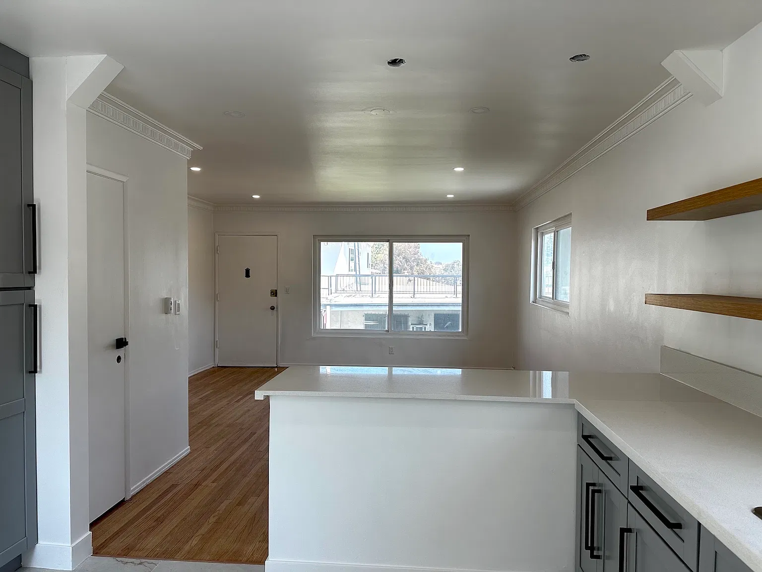 1 bed, 900 sqft, $2,150 — Photo 4