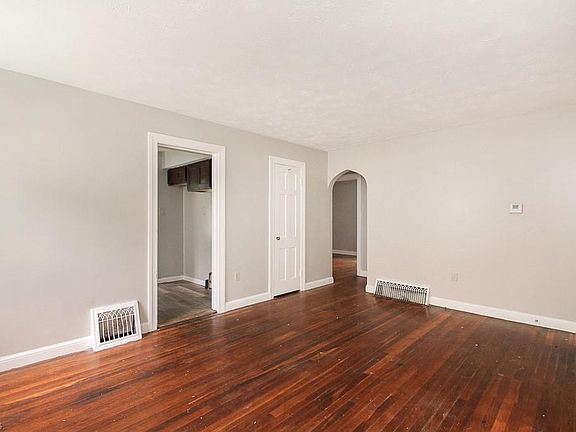 5th image of 1104 Hardesty Blvd