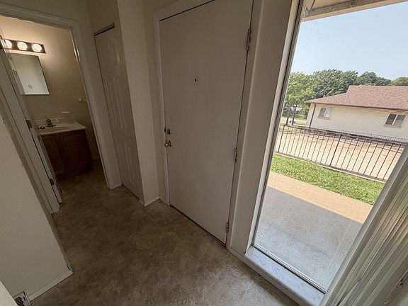 2nd image of 829 Southwest Blvd N