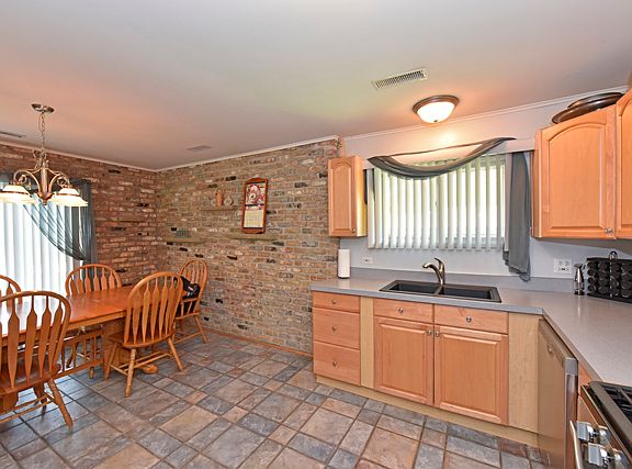 5th image of 1303 Franklin Ave