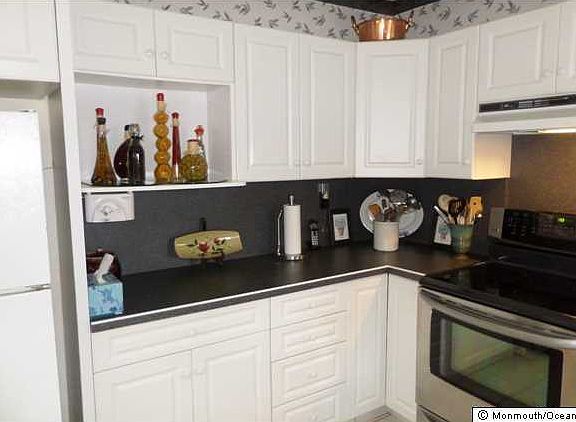 4th image of 1096 Argyll Circle #A