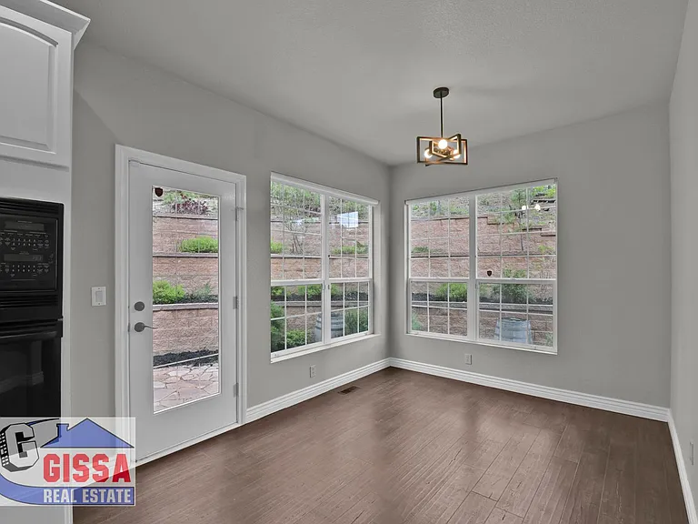 1043 Longspur Ln — Photo 15