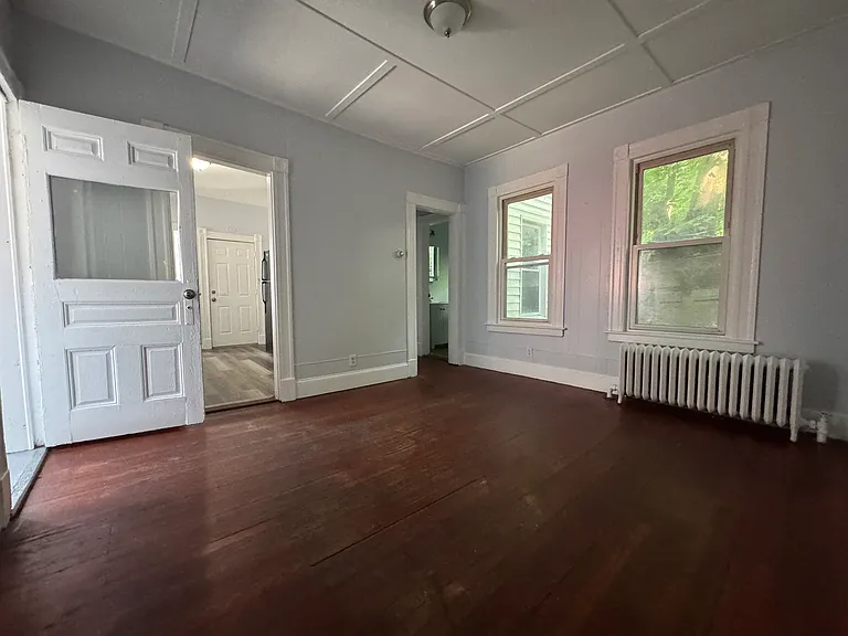 106-1A Johnson St — Photo 1
